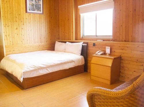 1 queen bed
