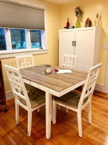 Newly Renovated 3BR Hudson Valley House thumb 3