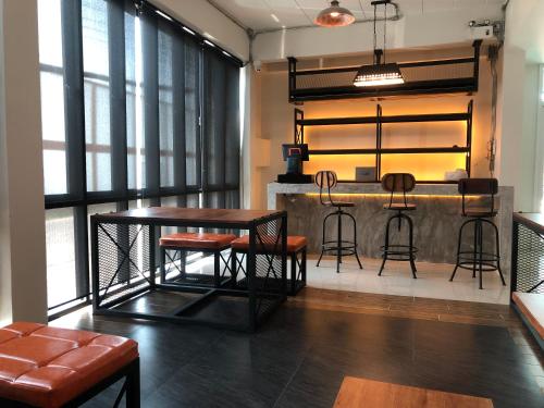 Richmond Nan Hotel - 바/라운지