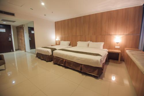 Sfera Hotel Room Type - BW Triple Room