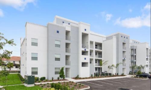 2 bedroom condo 5 minutes from Disney parks - image 3