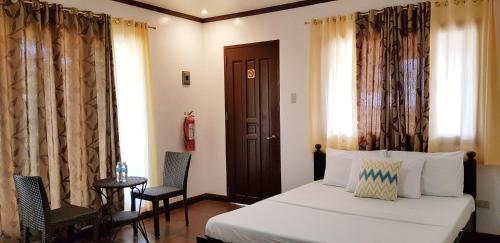 Luxor Resort and Restaurant Luxor Resort and Restaurant is perfectly located for both business and leisure guests in Marinduque. The property offers a high standard of service and amenities to suit the individual needs of all tr