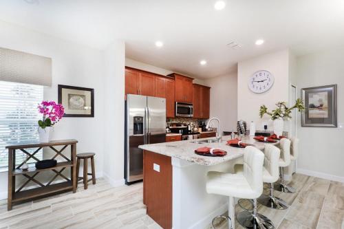 5 bedroom villa at Storey Lake - image 5