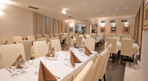 Restaurant, Hotel As in Split