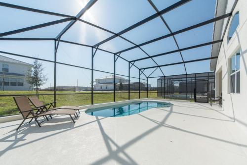 Beautiful 4 bedroom home 10 minutes from Disney - image 9