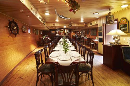 Hotelschiff Stinne – Ostseebad Wustrow, PA