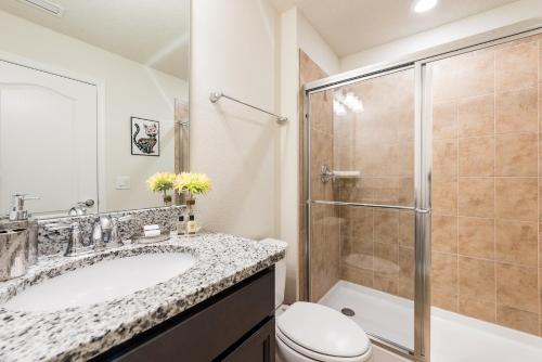Brand new 5 bedroom villa at Solterra - image 2