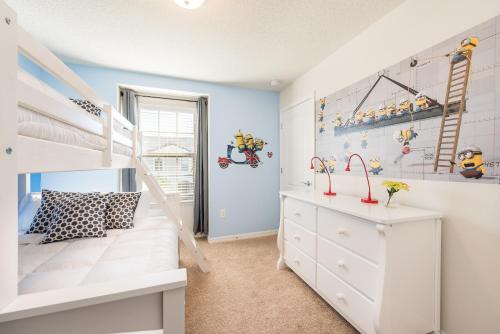 Brand new 5 bedroom villa at Solterra - image 6