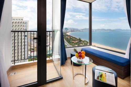 CROWN HOTEL NHA TRANG