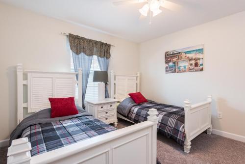 Luxury 5 Bedrooms villa - Storey Lake - main image