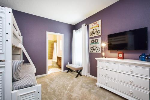 Luxury 5 bedroom suites just 10 minutes from Disne Orlando (FL)