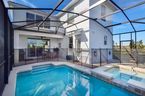 Luxury 5 bedroom home with private pool Orlando (FL)