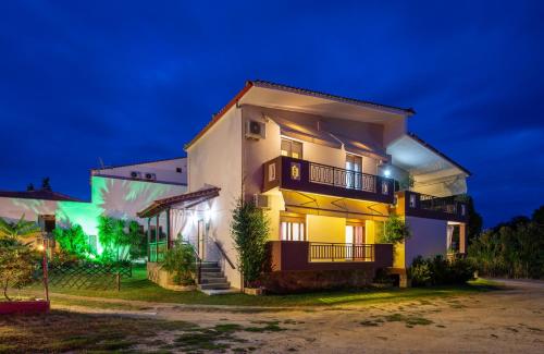 Tsamakdas House - image 2