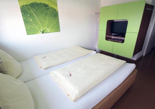 Hotel Greenrooms - image 8