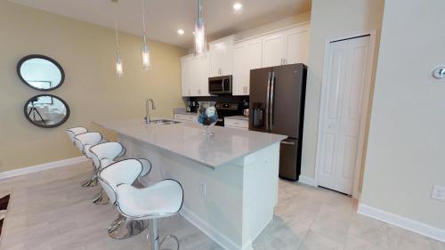 Storey Lake - Amazing 4 bedroom villa - image 2