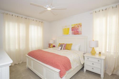 Stunning 6 bedrooms home at Champions Gate - main image