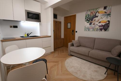 Aparthotel Milenij Room Type - Apartment with Sea View and Balcony (2 Adults)