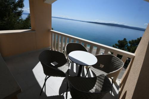 Apartment with Sea View (4 Adults)