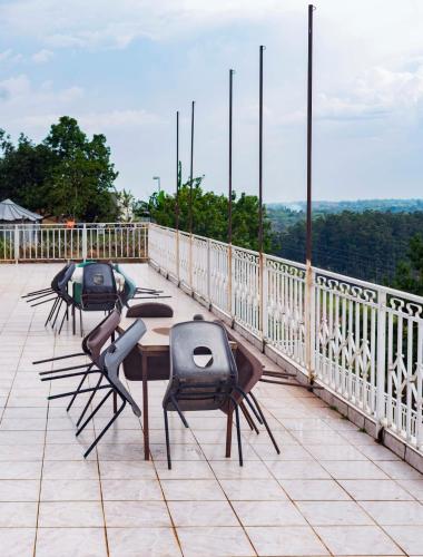 Vista Exterior, Sunrise Apartments International in Fort Portal