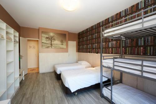 Hotel Central - image 13