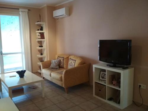  Next to the port in Piräus