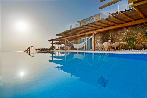  Faros Armenistis Villa Sleeps 25 Pool Air Con WiFi in Agios Ioannis Mykonos