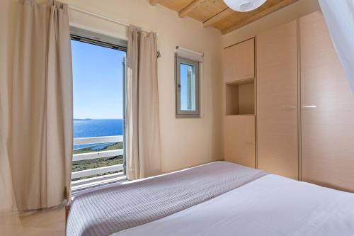  Faros Armenistis Villa Sleeps 6 Pool Air Con WiFi in Fanari