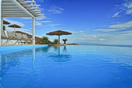  Faros Armenistis Villa Sleeps 18 Pool Air Con WiFi in Fanari