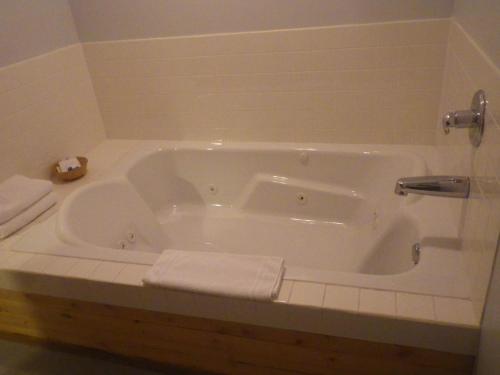 Fürdőszoba, Alcan Motor Inn in Haines Junction (YT)