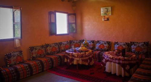 Restorāns, iskki-asnfou in Ait Taksimt