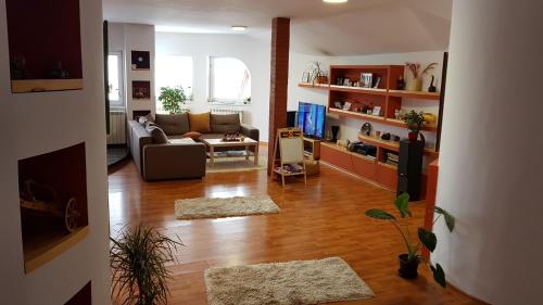 Cameră de oaspeţi, Lend in Miercurea-Ciuc