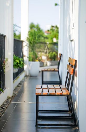 Balcony/terrace, Local White House - Ecofriendly Homestay in Cam Le