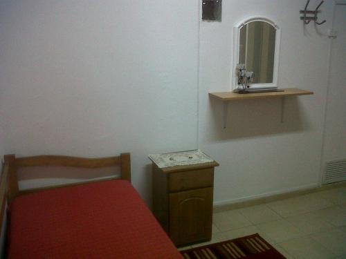 One-Bedroom Apartment image 5