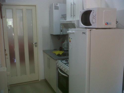 One-Bedroom Apartment image 2