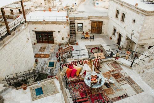 Artemis Cave Suites