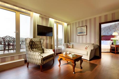 Eurostars Montgomery - image 2