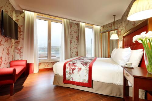 Eurostars Montgomery - image 14