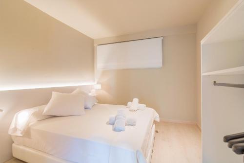 Four-Bedroom Apartment with Terrace
