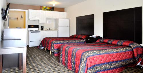 2 queen beds