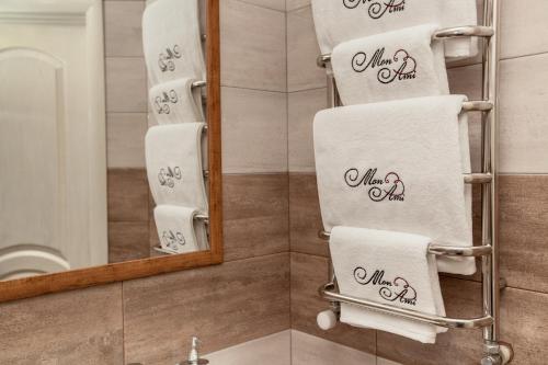 Mon Ami Hotel - image 3