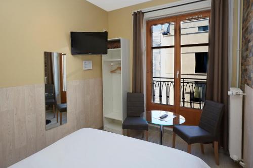 Hotel Central - image 2