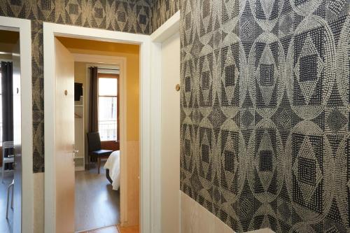 Hotel Central - image 7