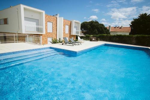  Bela Baía II, Private Condominium with Pool in 2500-907 Salir de Porto