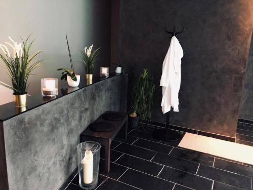 Lake's - My Lake Hotel