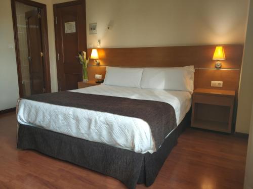 Hotel Avion by Bossh Hotels The 2-star Hotel Avion offers comfort and convenience whether youre on business or holiday in Vigo. The hotel offers a wide range of amenities and perks to ensure you have a great time. Service-minde