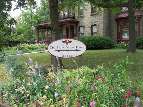 Jesse Stone House B & B - Accommodation - Watertown