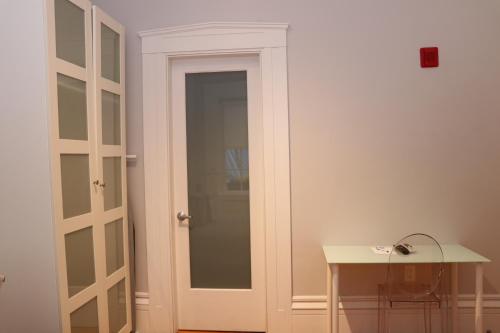 Downtown Beacon Hill, Convenient, Comfy Studio #1 in Boston, USA