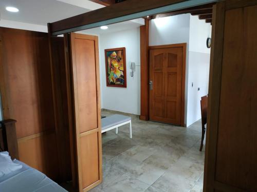 Standard Studio image 10