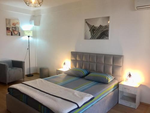 1 queen bed, 1 sofa bed