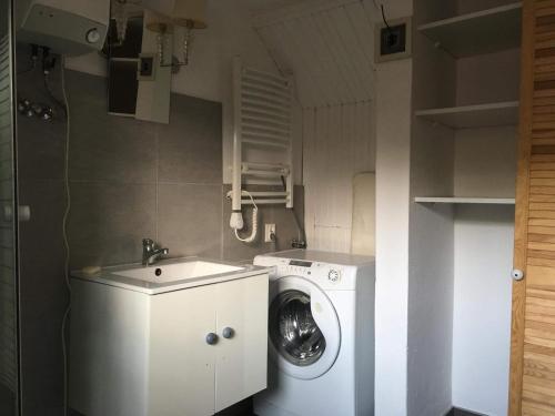 BIG CALM APART HOTEL 15min WARSAW 6pers WiFi Fireplace Garden Grill, Warsaw (photo 5)